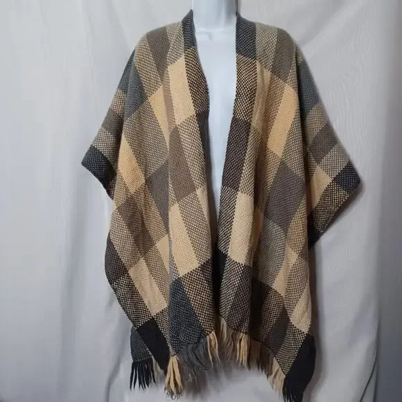 Manos del uruguay Beige & Gray Pure Wool Plaid Shawl. Size S - Picture 5 of 11